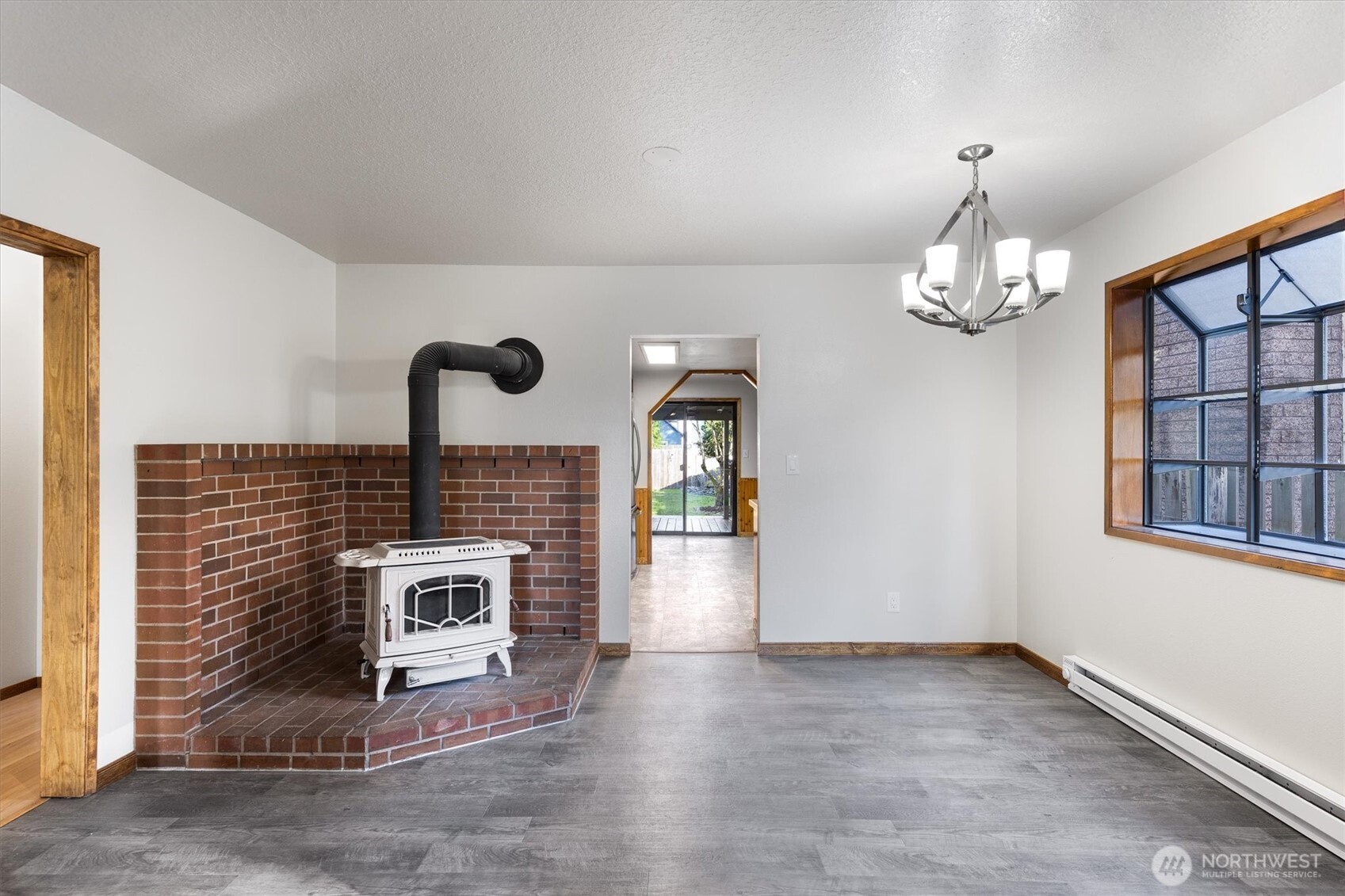 3004 Oak Street Longview, WA 98632 - Photo 5 of 37