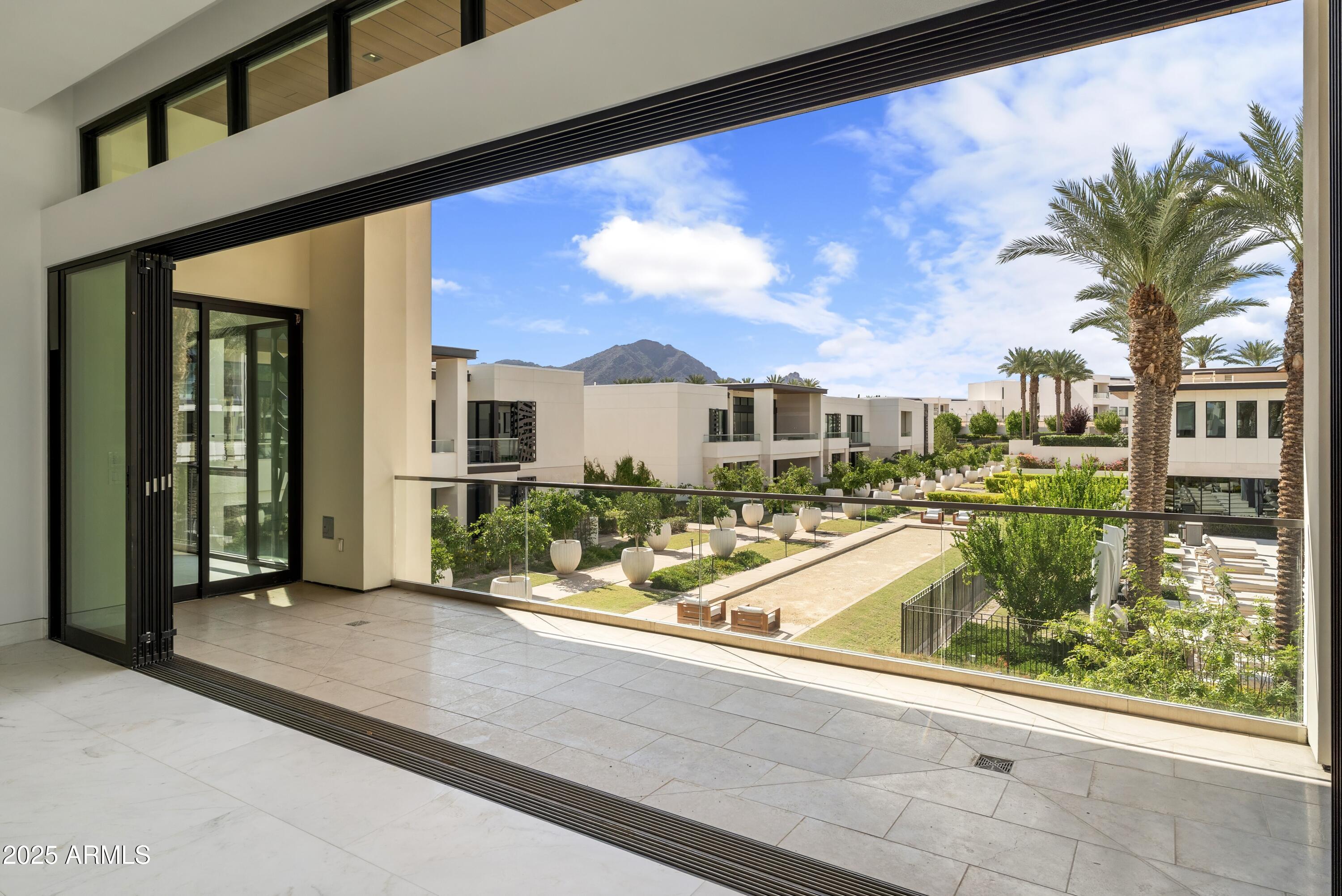 6587 North Palmeraie Boulevard, Unit 2041 Paradise Valley, AZ 85253 - Photo 37 of 74 037_Balcony