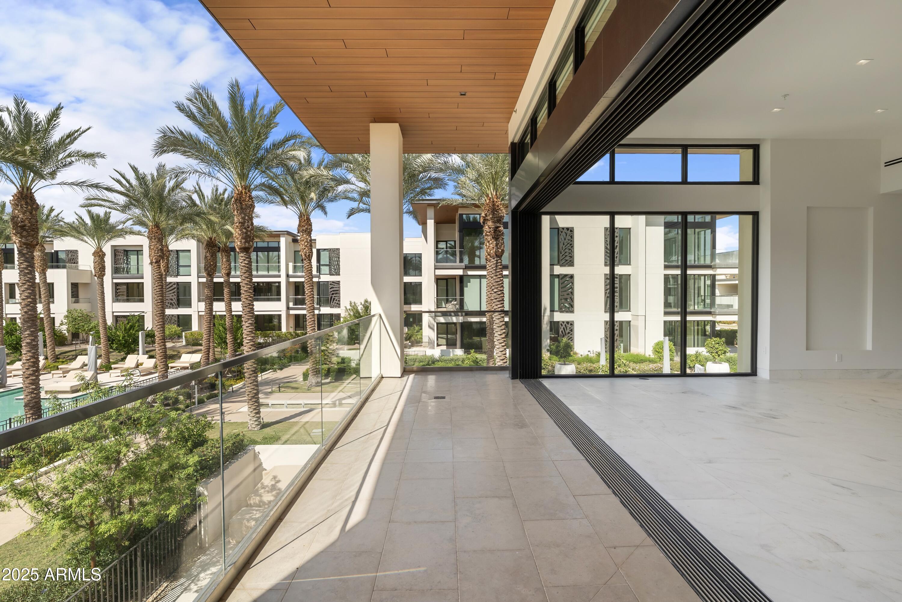 6587 North Palmeraie Boulevard, Unit 2041 Paradise Valley, AZ 85253 - Photo 40 of 74 040_Balcony