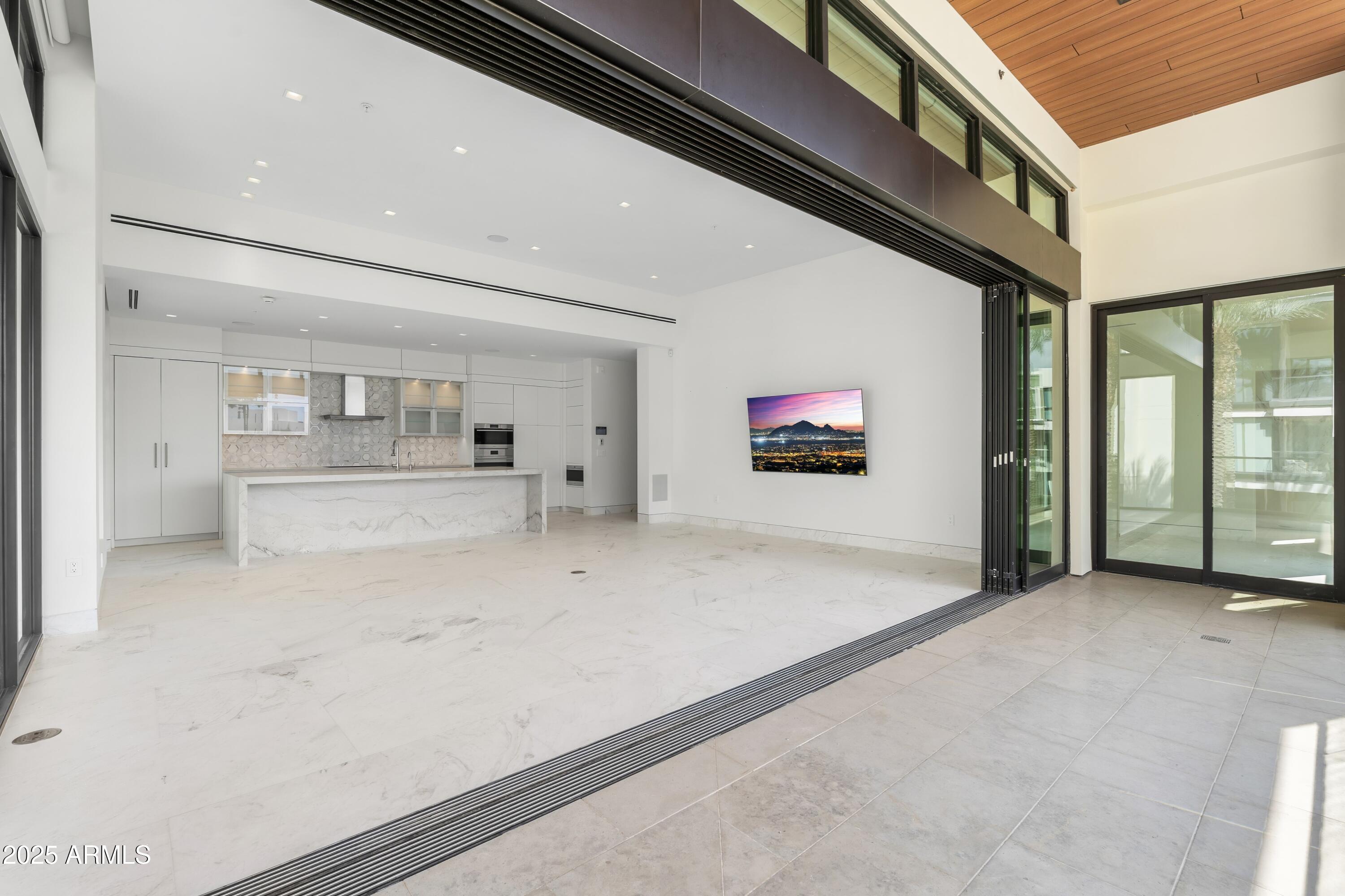 6587 North Palmeraie Boulevard, Unit 2041 Paradise Valley, AZ 85253 - Photo 42 of 74 042_Balcony