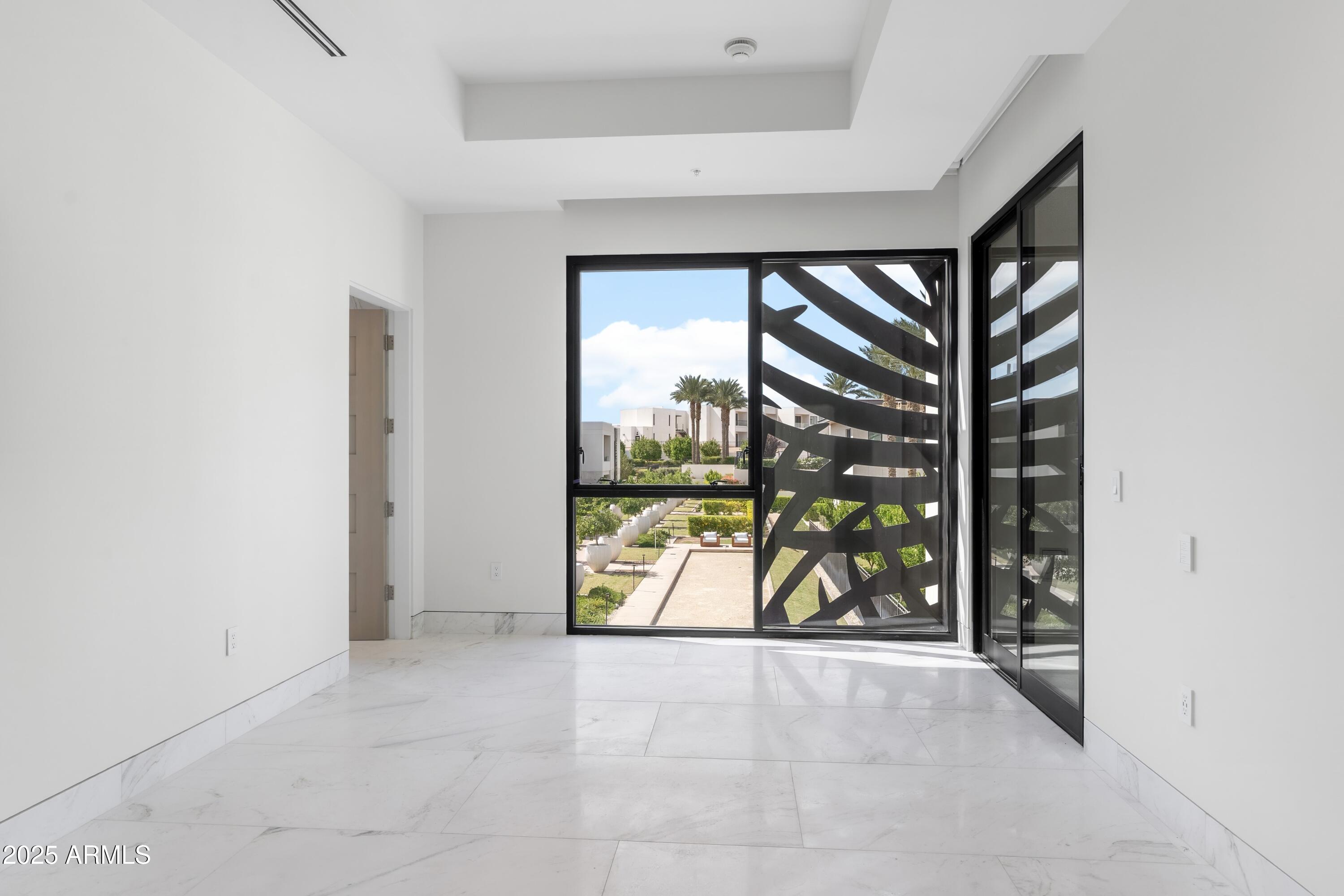 6587 North Palmeraie Boulevard, Unit 2041 Paradise Valley, AZ 85253 - Photo 54 of 74 054_Primary Bedroom