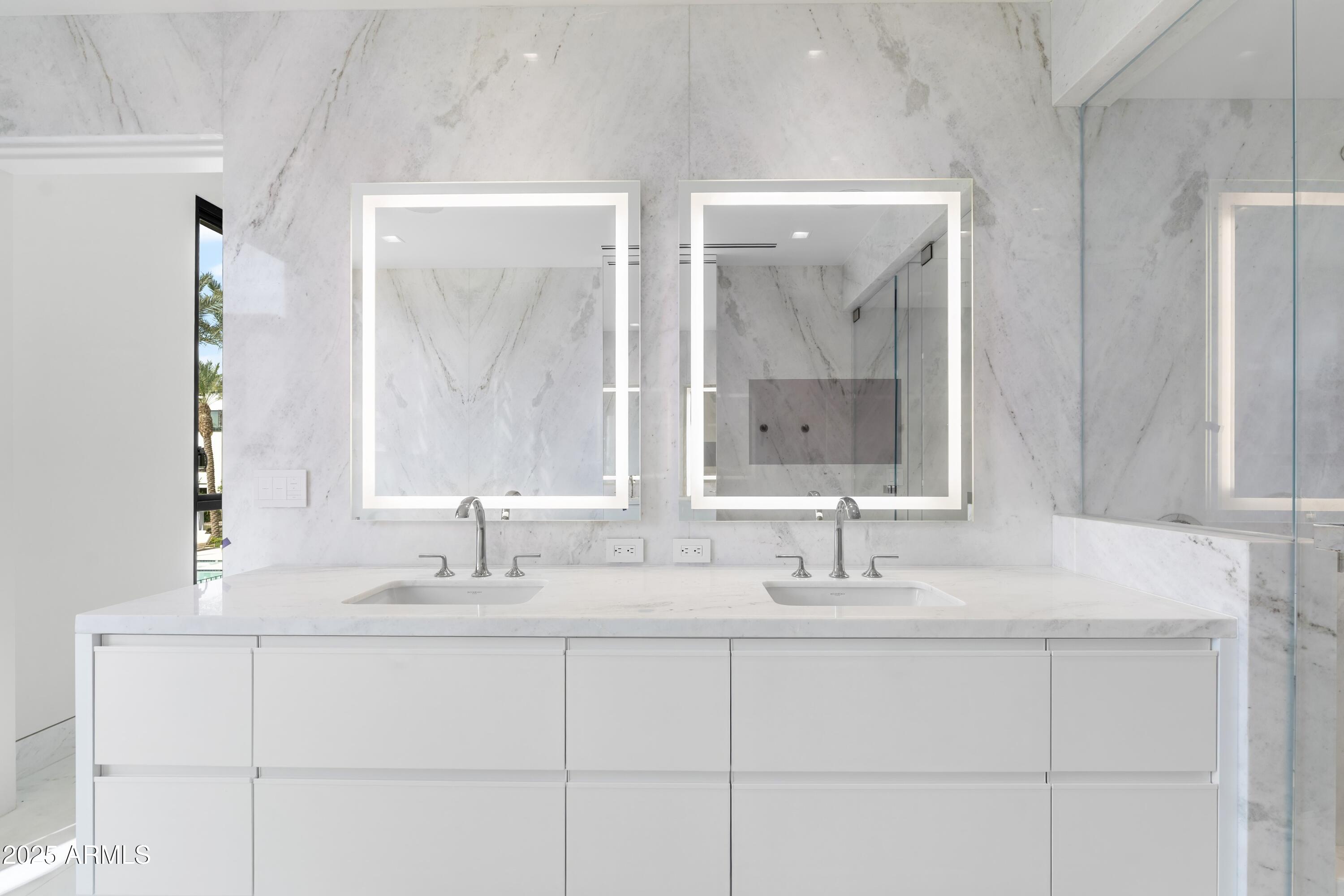 6587 North Palmeraie Boulevard, Unit 2041 Paradise Valley, AZ 85253 - Photo 63 of 74 063_Primary Bathroom