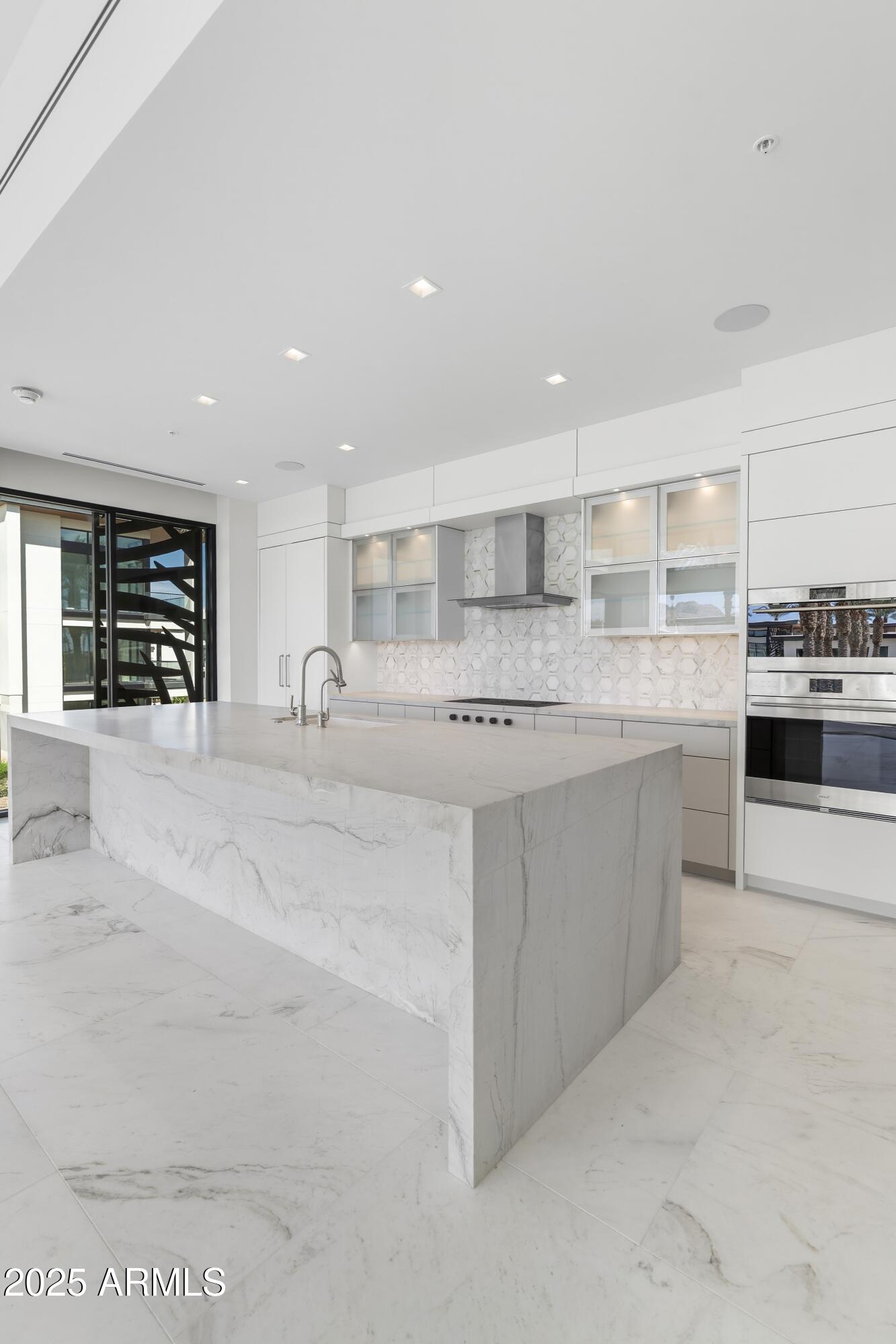 6587 North Palmeraie Boulevard, Unit 2041 Paradise Valley, AZ 85253 - Photo 72 of 74 072_Kitchen