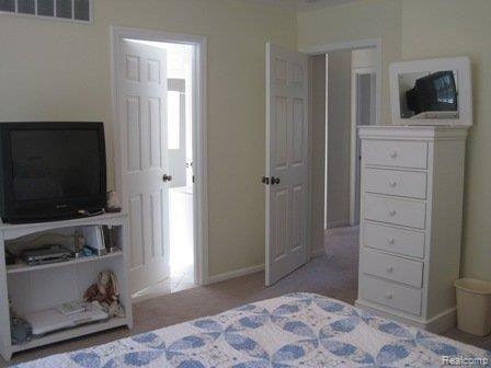 942 Beryl Court Rochester, MI 48307 - Photo 8 of 16 Master Bedroom view 2.jpg