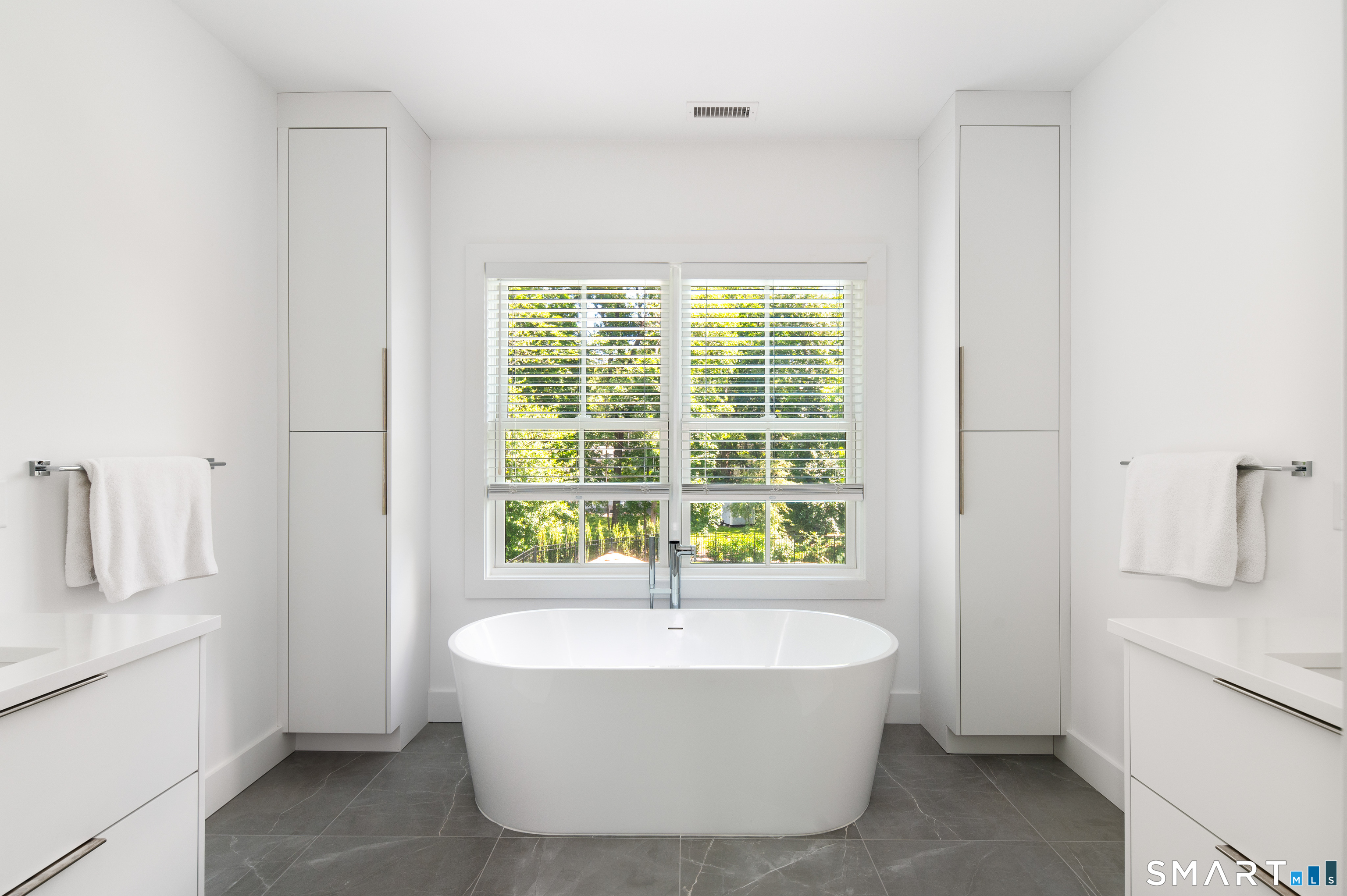 106 Pond Road Stamford, CT 06902 - Photo 19 of 32