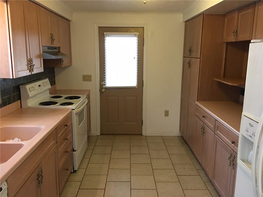 304 Sawmill Run Road Butler, PA 16001 - Photo 7 of 24 Kitchen