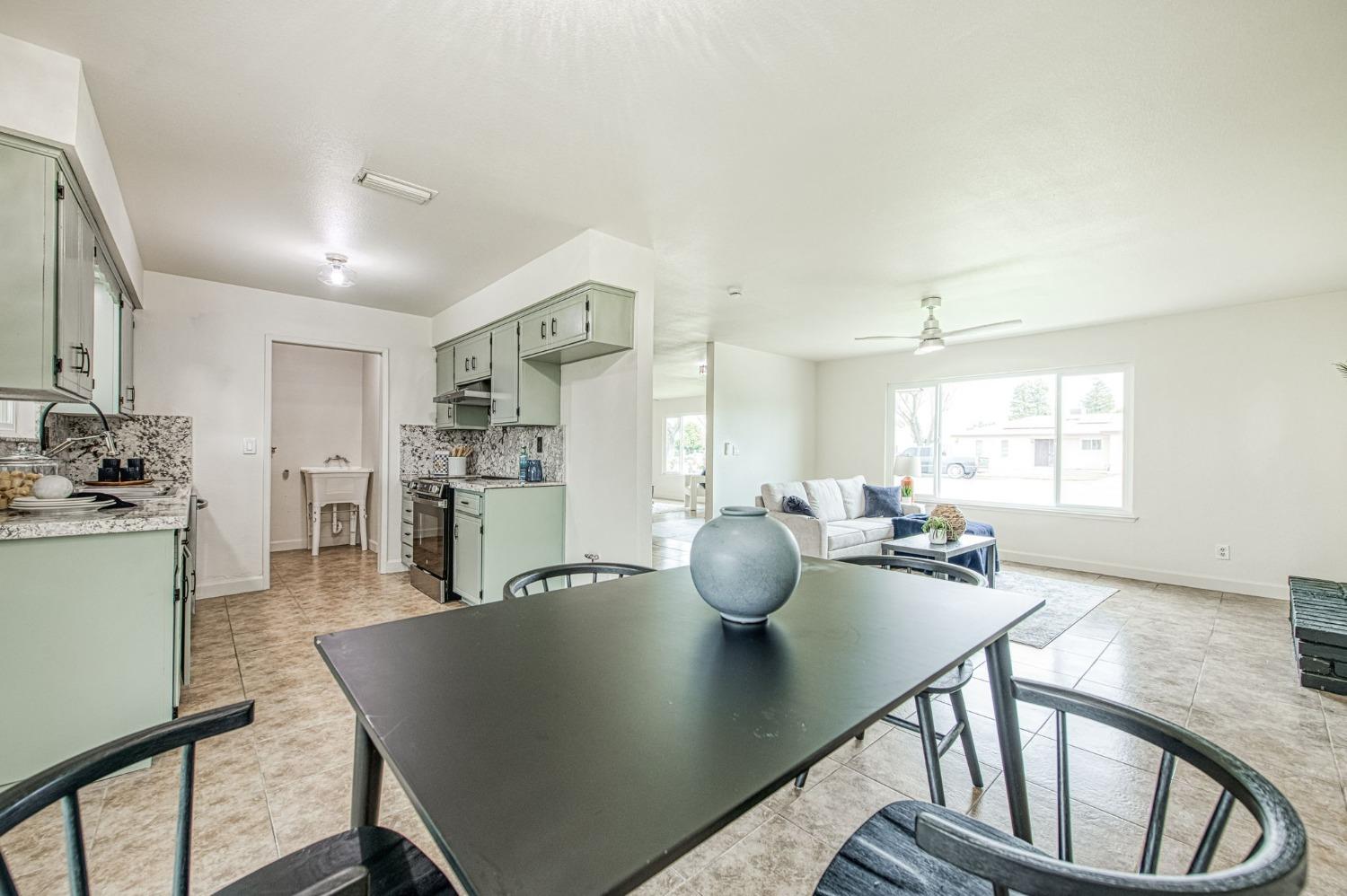 500 North Granada Drive Madera, CA 93637 - Photo 8 of 24