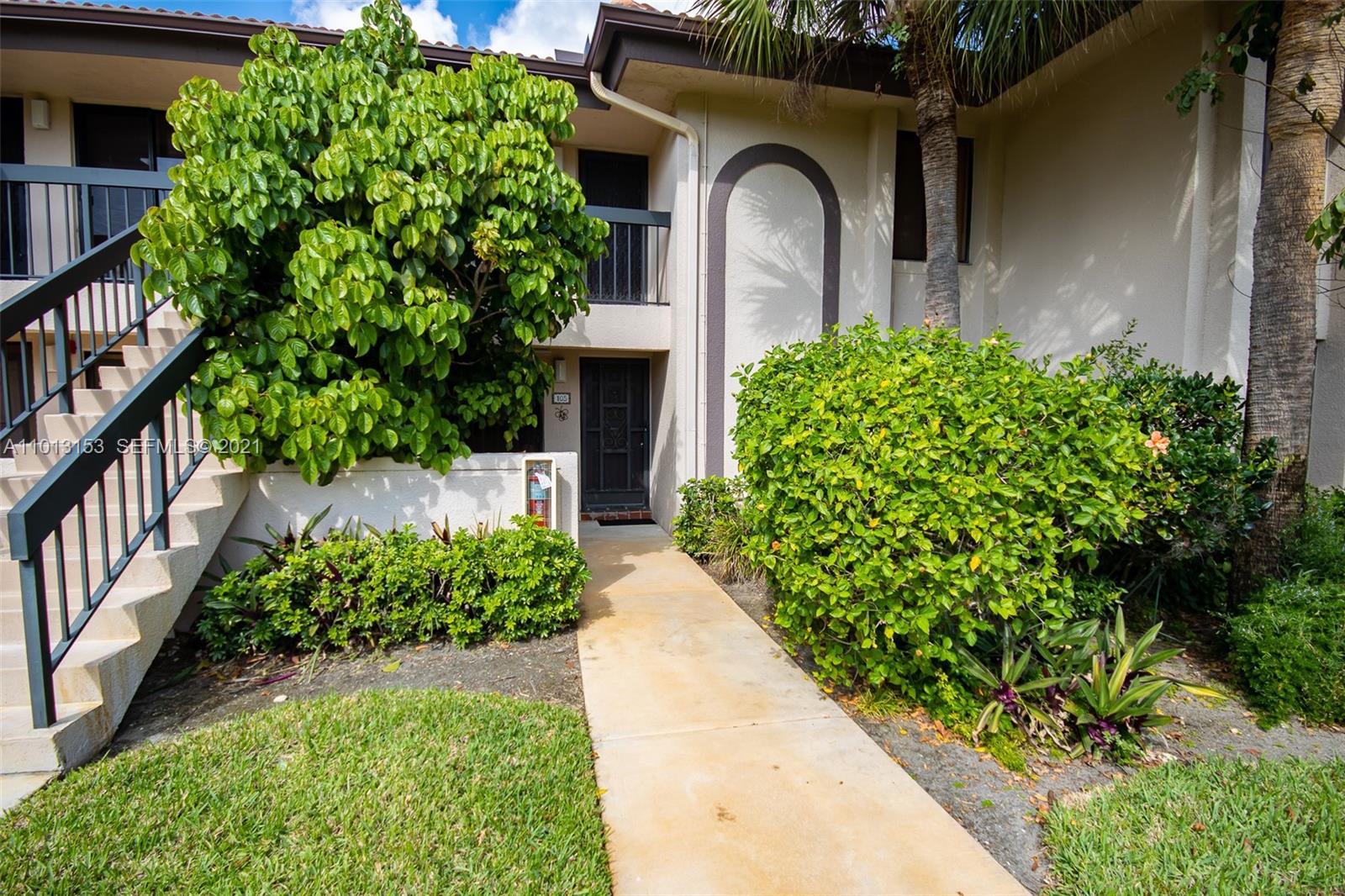 5201 West Club Circle, Unit 105 Boca Raton, FL 33487 - Photo 1 of 29 Gallery Image 1