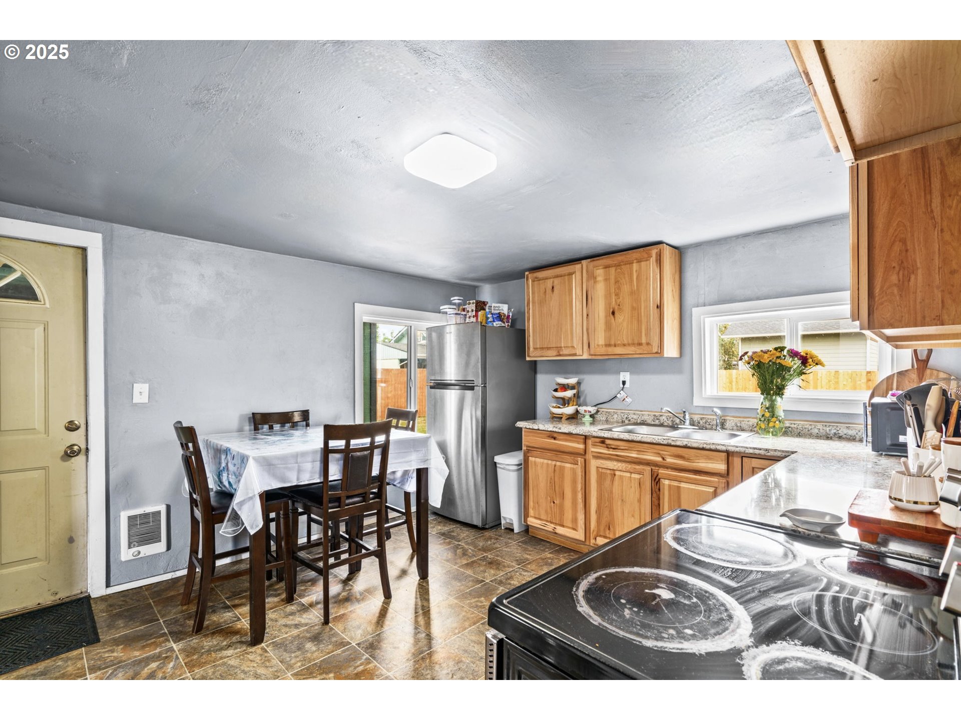 2360 F Street Springfield, OR 97477 - Photo 10 of 26