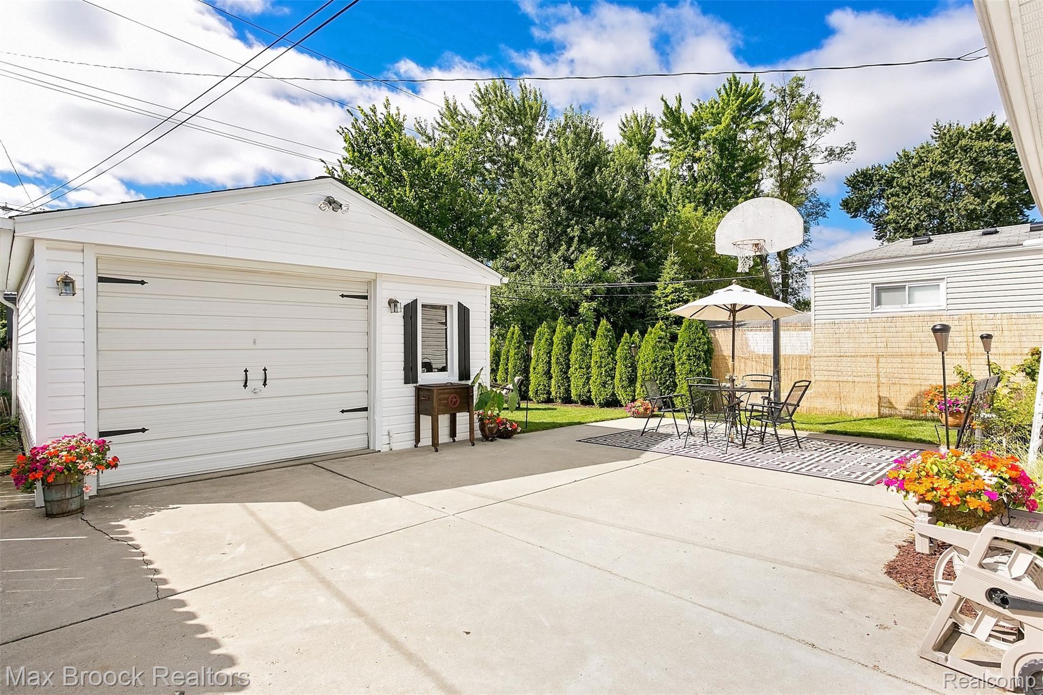 1185 Columbia Road Berkley, MI 48072 - Photo 24 of 30 Columbia-31.jpg