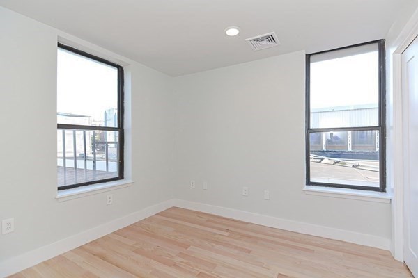 1674 Beacon Street, Unit 2 Brookline, MA 02445 - Photo 24 of 42