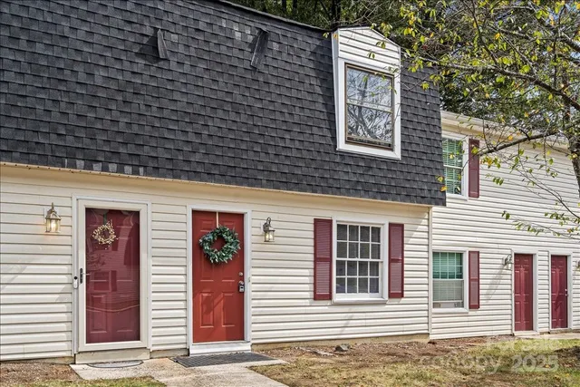 $175,000 | 2220 Yorkhills Drive, Unit 2, Charlotte, NC 28217