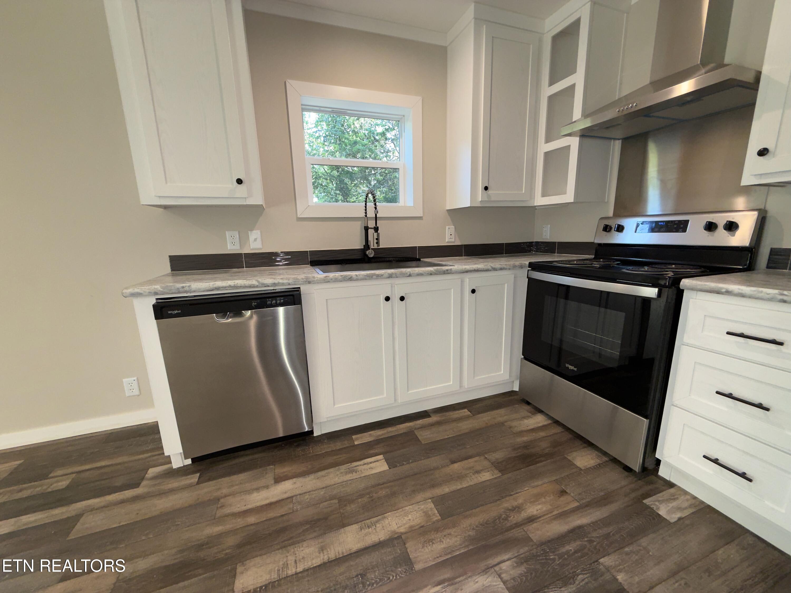 107 Humphreys Road Greeneville, TN 37743 - Photo 15 of 20 Kitchen