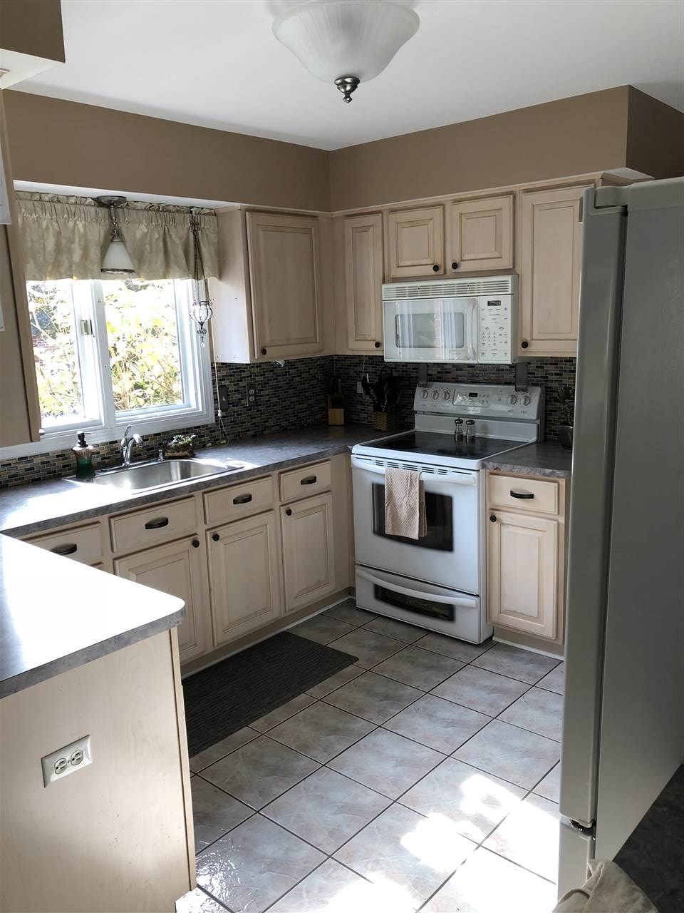 49442 Monte Road New Baltimore, MI 48047 - Photo 11 of 20 31364149-10.JPG