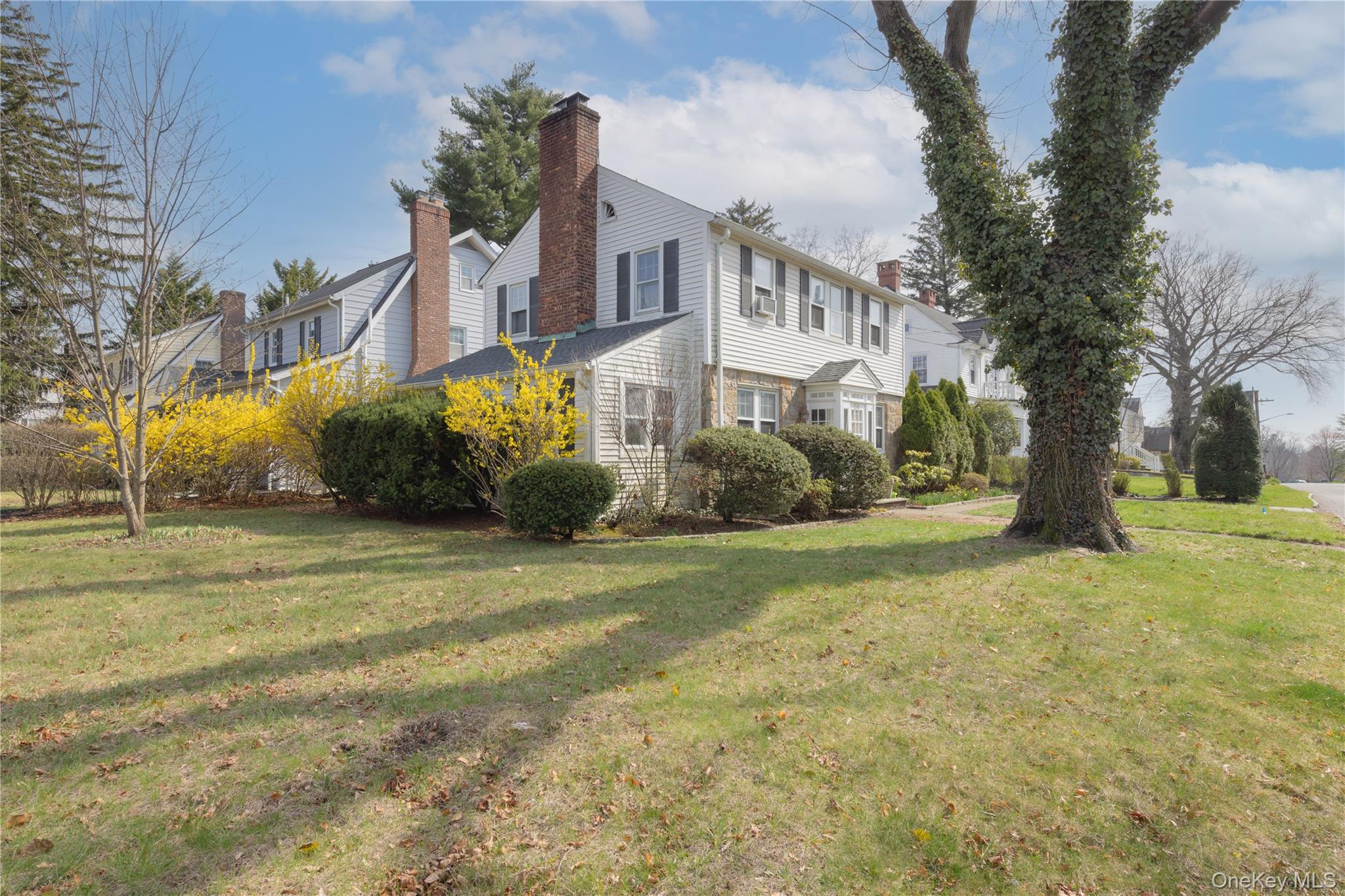 154 Bell Road Scarsdale, NY 10583 - Photo 2 of 31