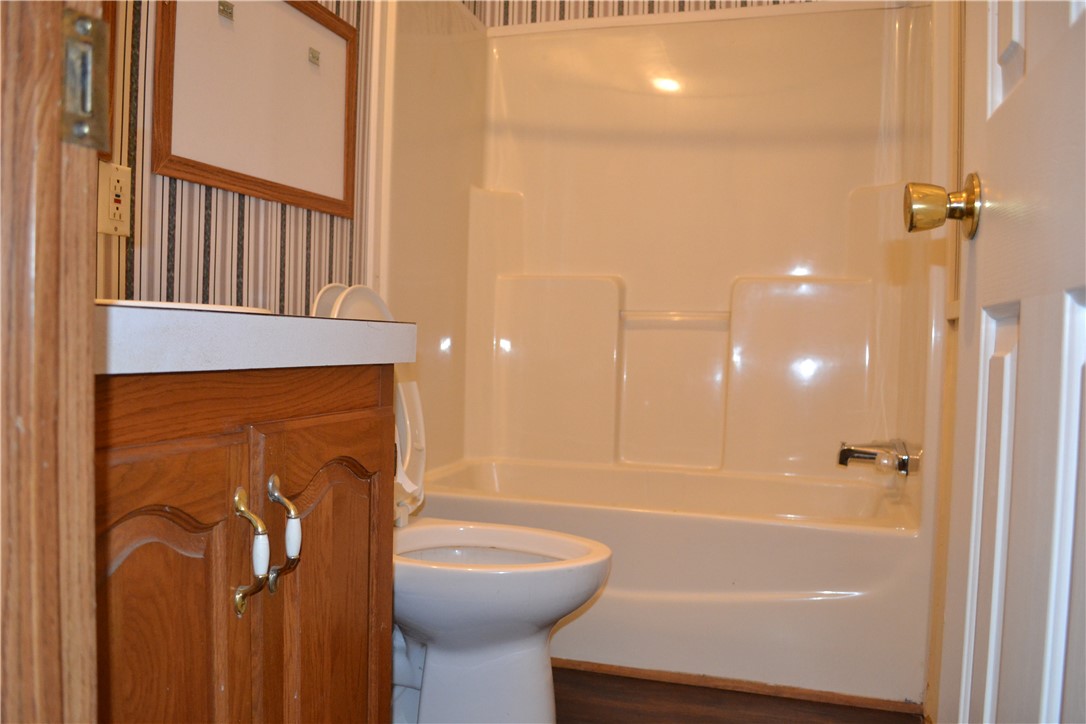 846 Melton Road Liberty, SC 29657 - Photo 10 of 22 Hall Bath