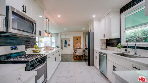 $1,199,000 | 3807 West Clark Avenue, Burbank, CA 91505