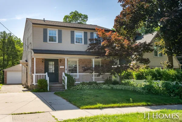 $389,900 | 8 Wallinwood Avenue Northeast, Grand Rapids, MI 49503