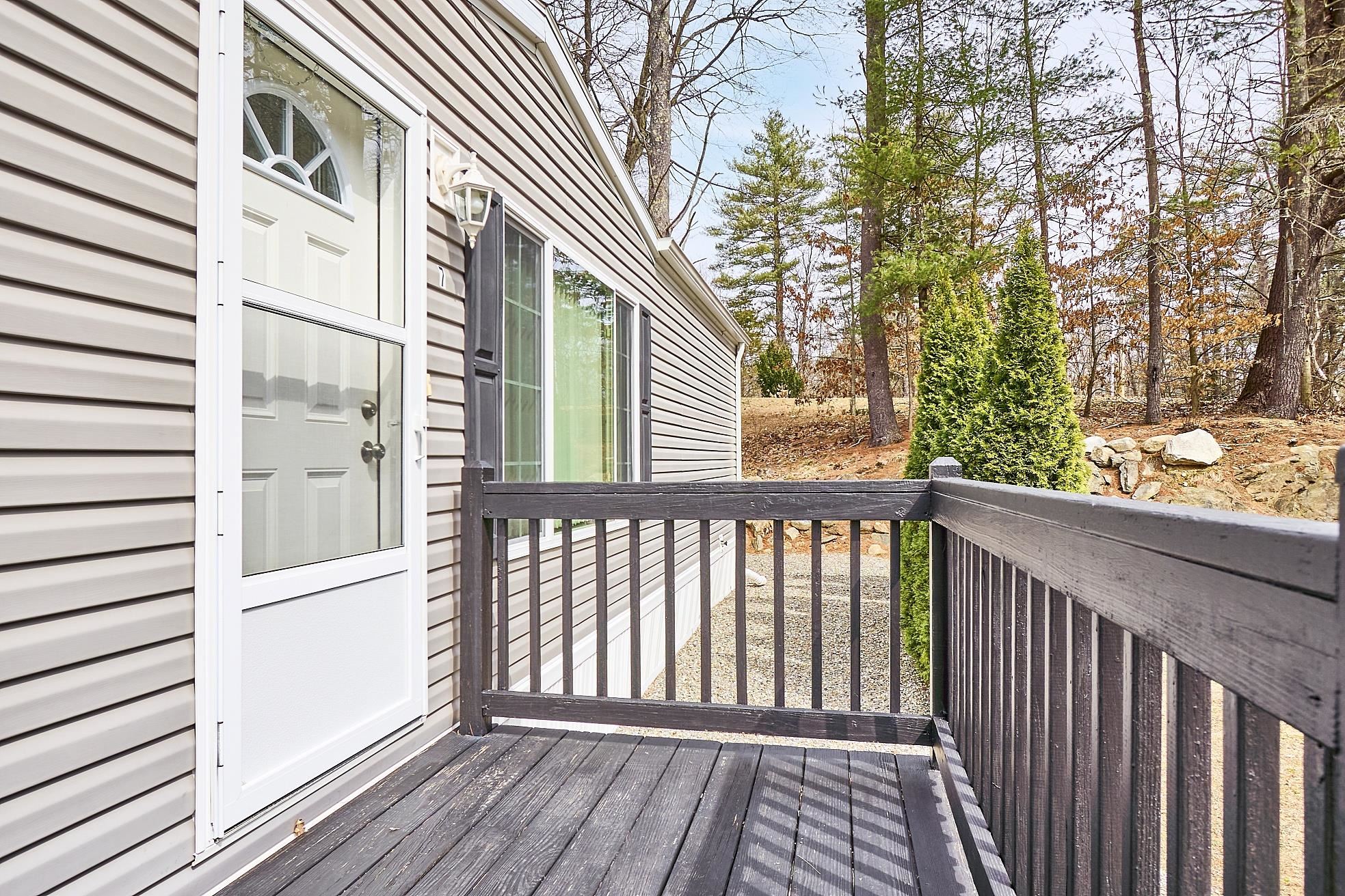 7 Elizabeth Road Sandown, NH 03873 - Photo 11 of 24