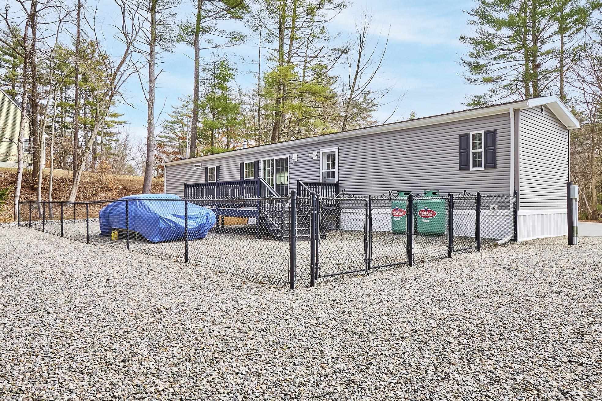 7 Elizabeth Road Sandown, NH 03873 - Photo 5 of 24
