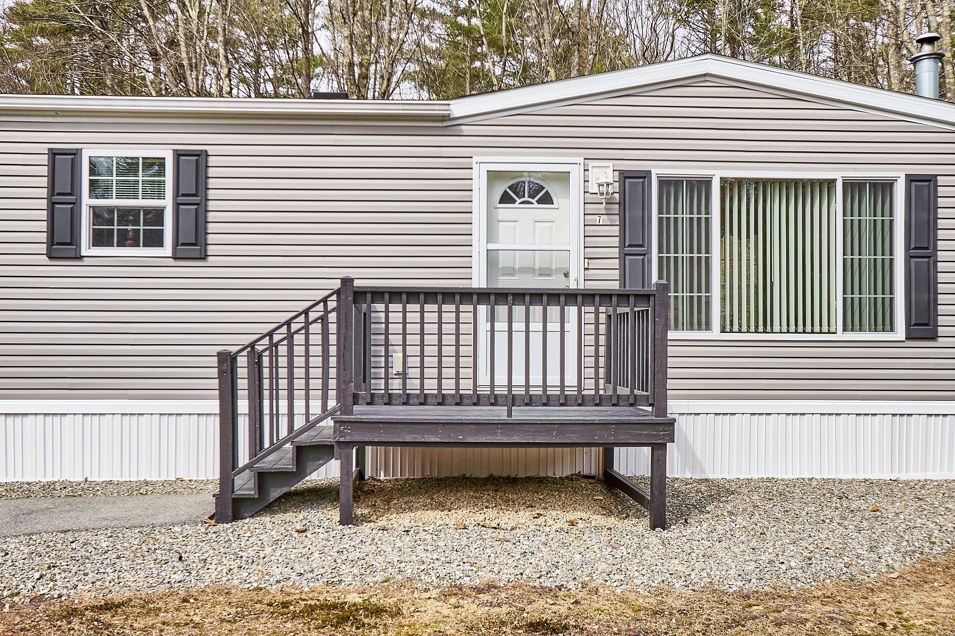 7 Elizabeth Road Sandown, NH 03873 - Photo 10 of 24
