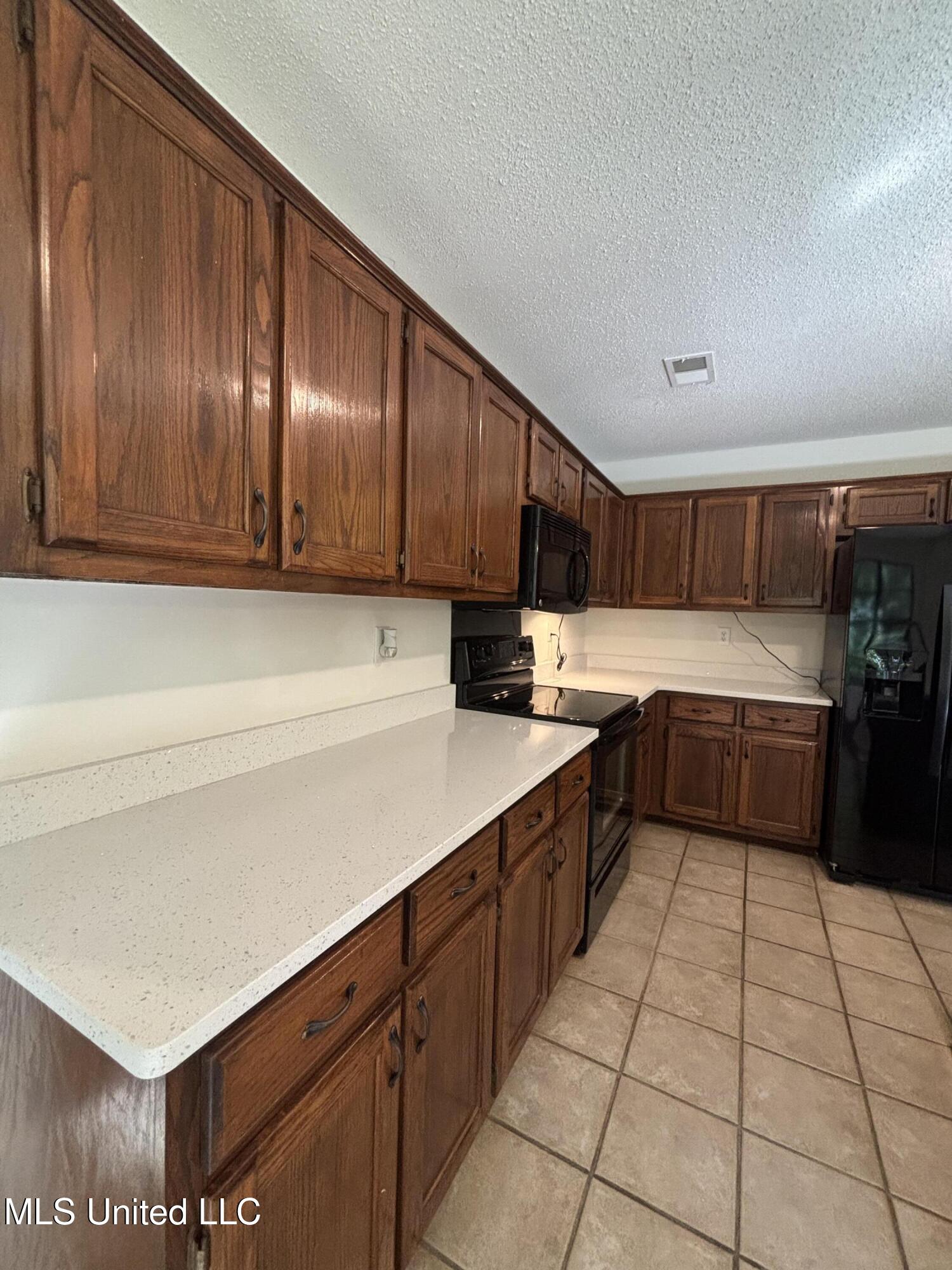 7465 Broken Hickory Drive Walls, MS 38680 - Photo 13 of 26 Photo Oct 04 2025, 3 00 40 PM