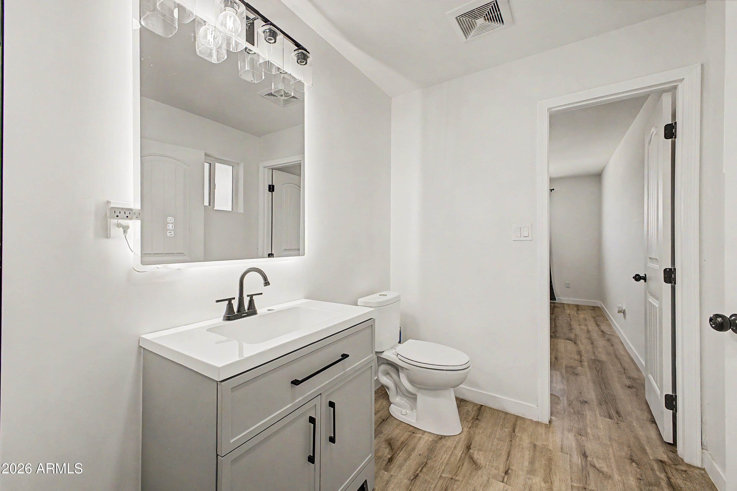 3901 West Elm Street Phoenix, AZ 85019 - Photo 9 of 18 69fbf03c304d88e343f7bc034d22923c
