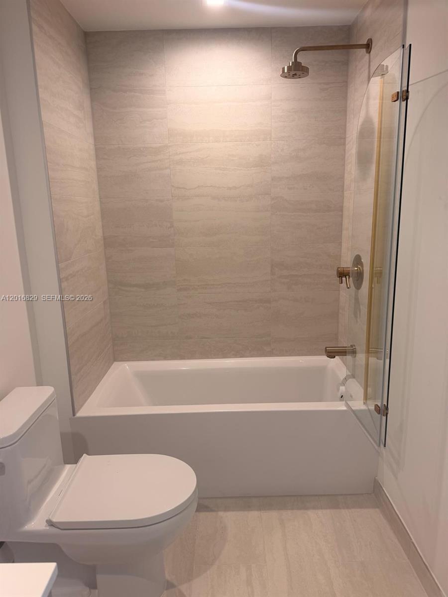 77 Southeast 5th Street, Unit 2010 Miami, FL 33131 - Photo 10 of 40