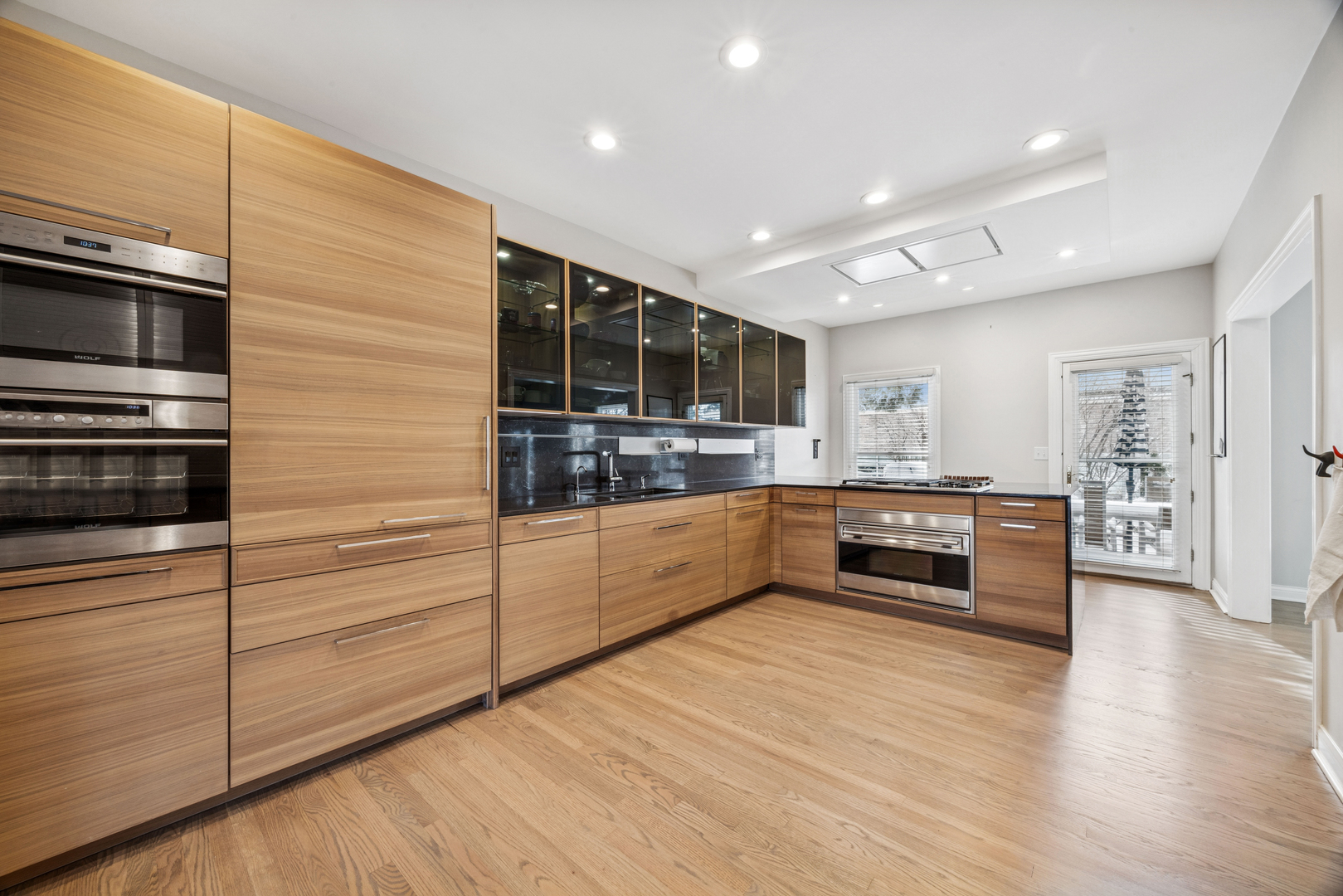 28 South Clay Street Hinsdale, IL 60521 - Photo 4 of 23