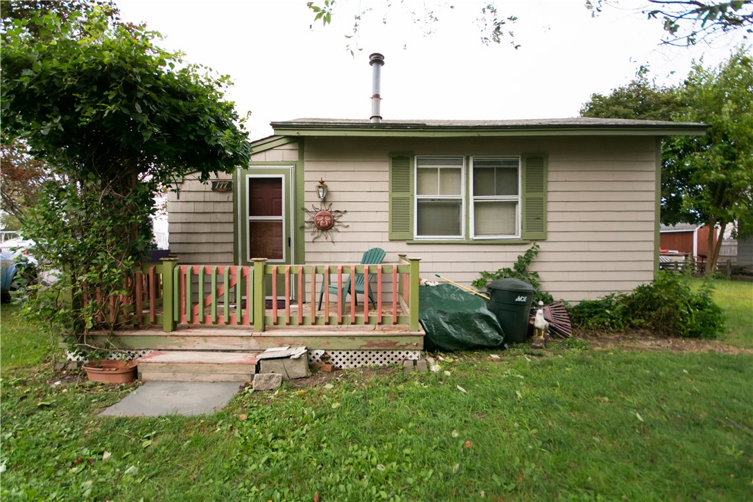 177 Riverside Street Portsmouth, RI 02871 - Photo 2 of 23 177 Riverside Street Portsmouth, RI