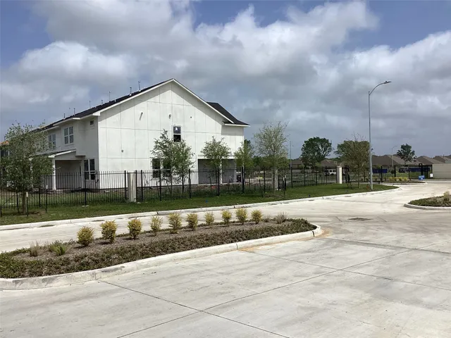 $910,080 | 0 Cullen Parkway, Pearland, TX 77584