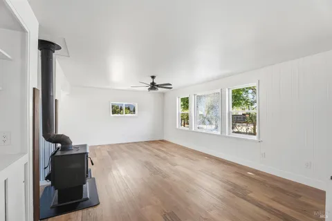 $779,000 | 300 Bradford Lane, Hopland, CA 95449