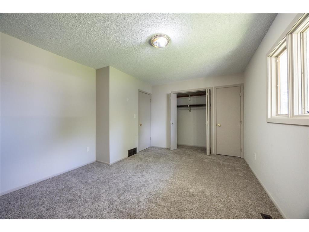 1605 4th Street Southwest Austin, MN 55912 - Photo 15 of 26