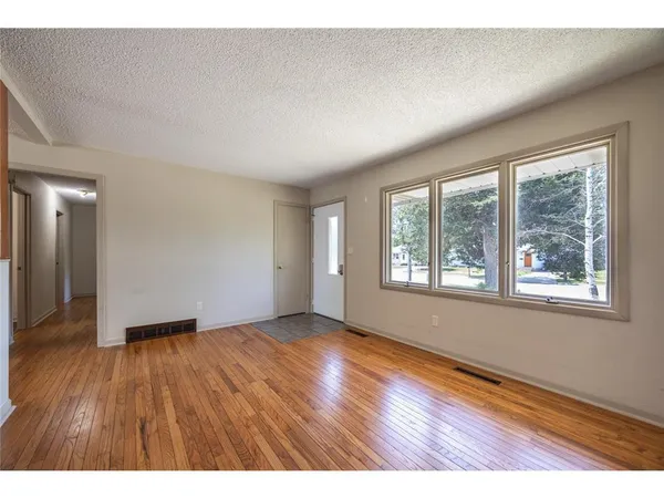 $239,000 | 1605 4th Street Southwest, Austin, MN 55912