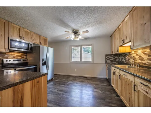 $239,000 | 1605 4th Street Southwest, Austin, MN 55912