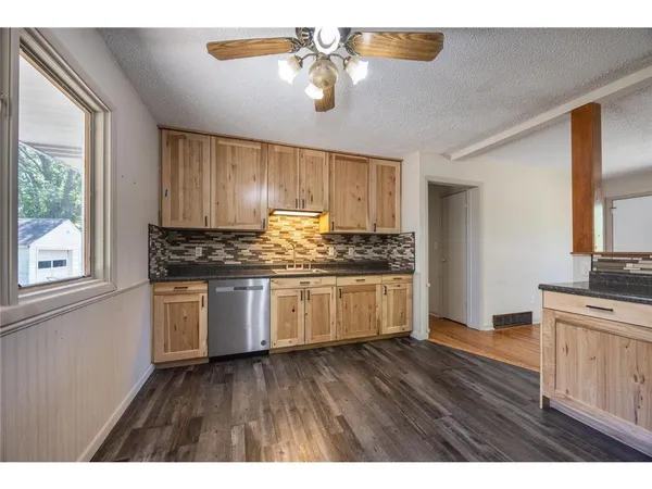 $239,000 | 1605 4th Street Southwest, Austin, MN 55912