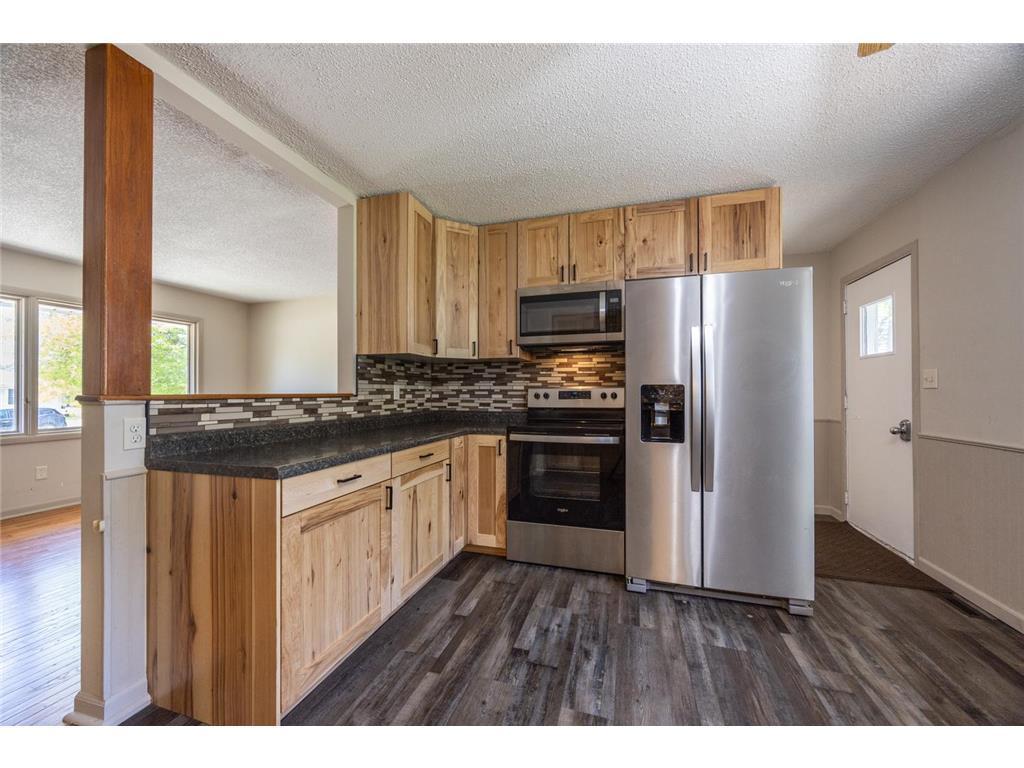 1605 4th Street Southwest Austin, MN 55912 - Photo 9 of 26