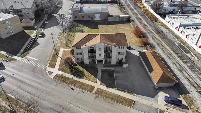 $225,000 | 4500 Rumsey Avenue, Unit 2N, Oak Lawn, IL 60453