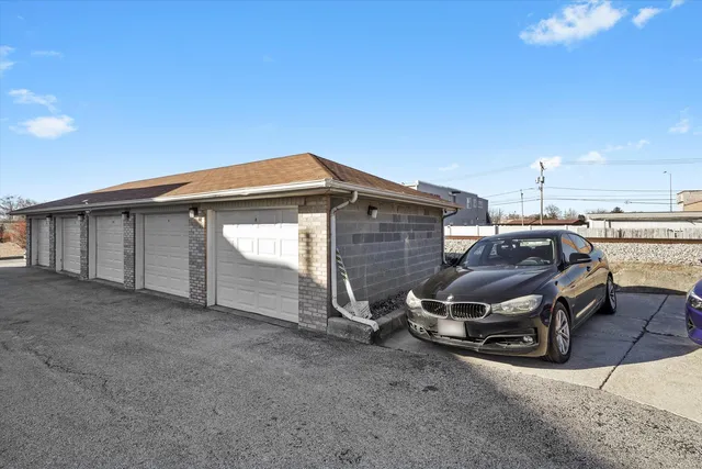 $225,000 | 4500 Rumsey Avenue, Unit 2N, Oak Lawn, IL 60453