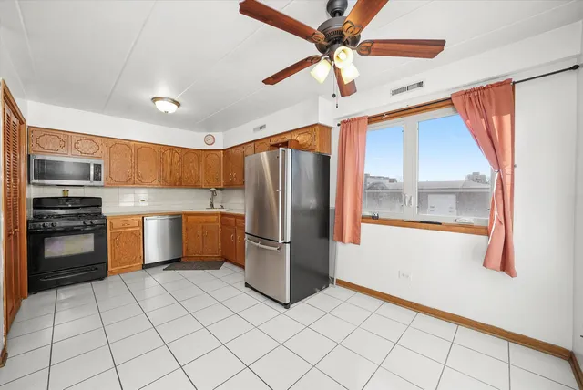 $225,000 | 4500 Rumsey Avenue, Unit 2N, Oak Lawn, IL 60453