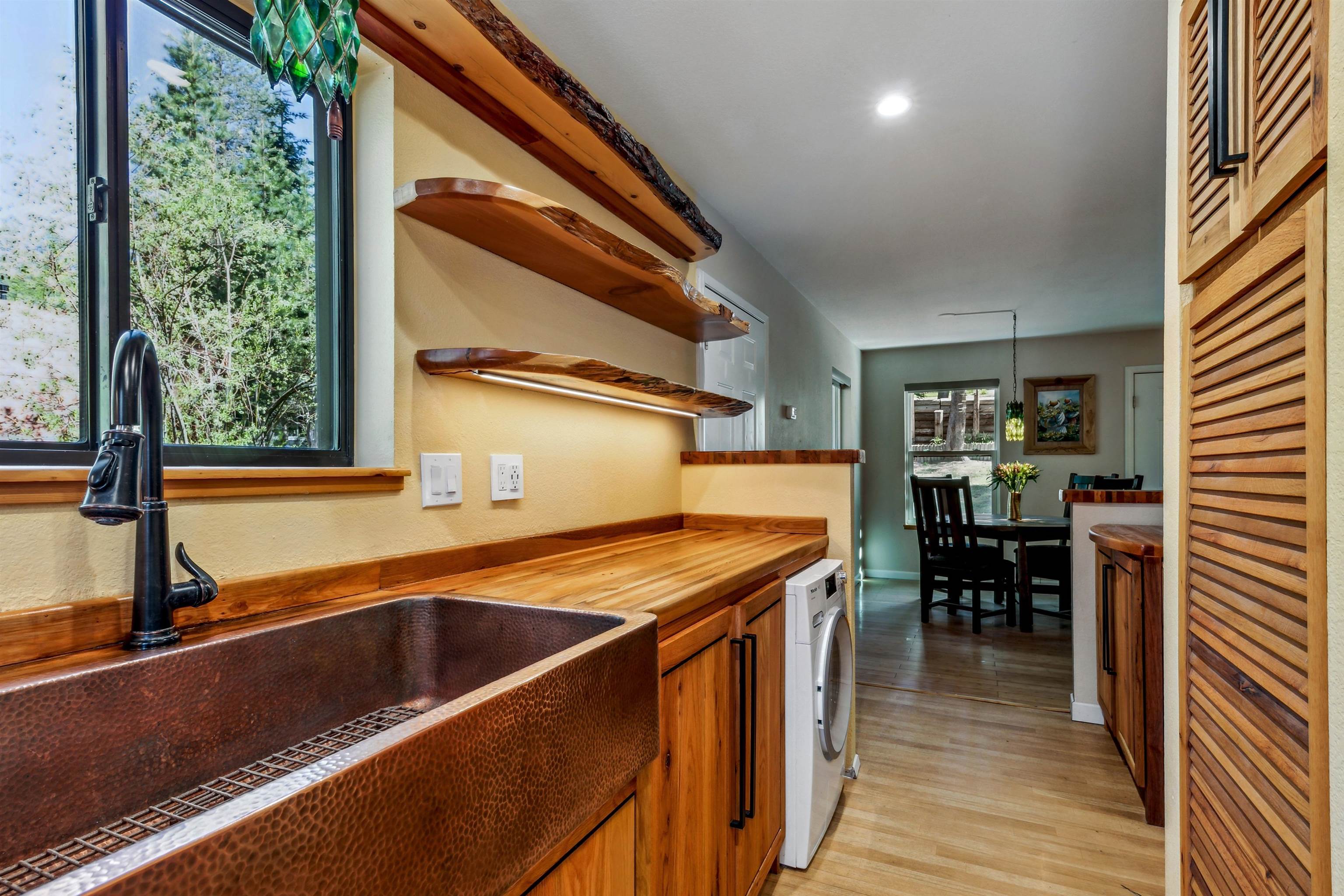 10494 Iris Road Truckee, CA 96161 - Photo 16 of 28 Gallery Image 16