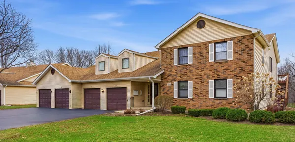 $247,000 | 329 Everett Avenue, Unit 2B, Crystal Lake, IL 60014