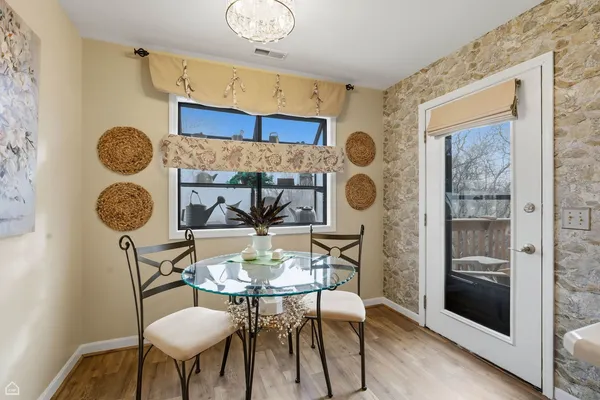 $247,000 | 329 Everett Avenue, Unit 2B, Crystal Lake, IL 60014