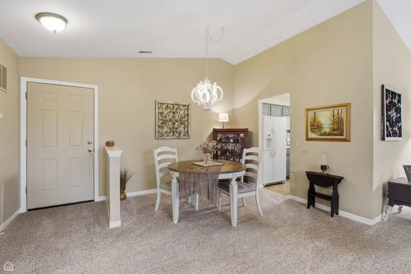 $247,000 | 329 Everett Avenue, Unit 2B, Crystal Lake, IL 60014