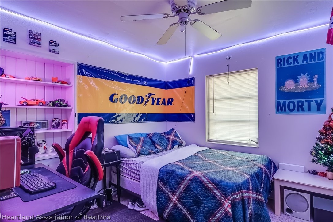 2364 County Line Road Bowling Green, FL 33834 - Photo 17 of 24 a bed room with a bed and a window