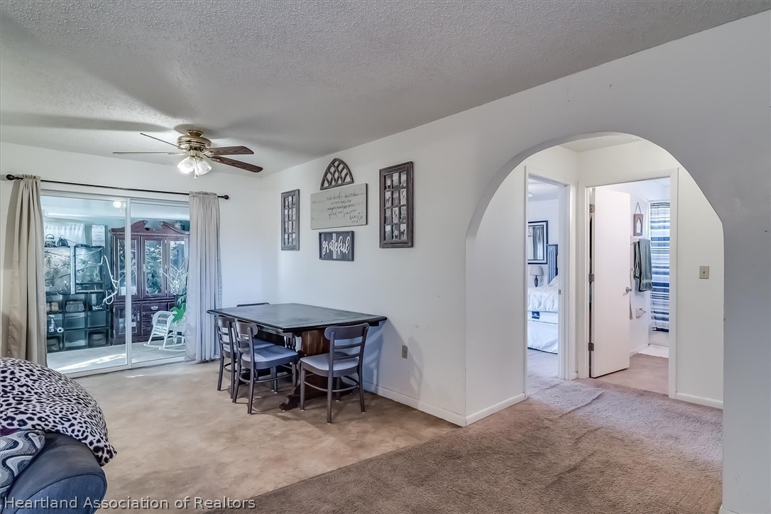 2364 County Line Road Bowling Green, FL 33834 - Photo 8 of 24 a view of a livingroom with furniture and a window