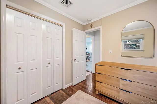 $625,000 | 792 Frankford Road, West Babylon, NY 11704