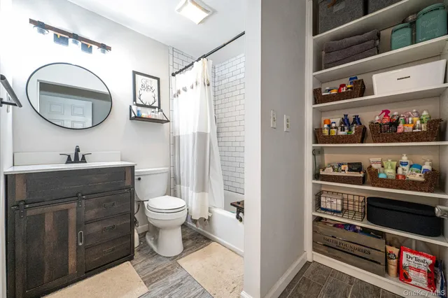 $625,000 | 792 Frankford Road, West Babylon, NY 11704