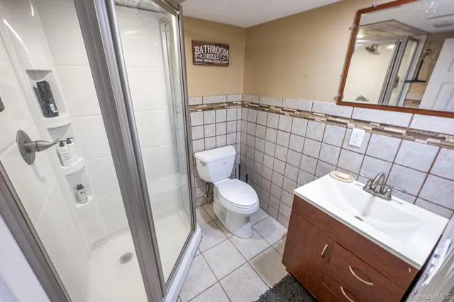 $625,000 | 792 Frankford Road, West Babylon, NY 11704