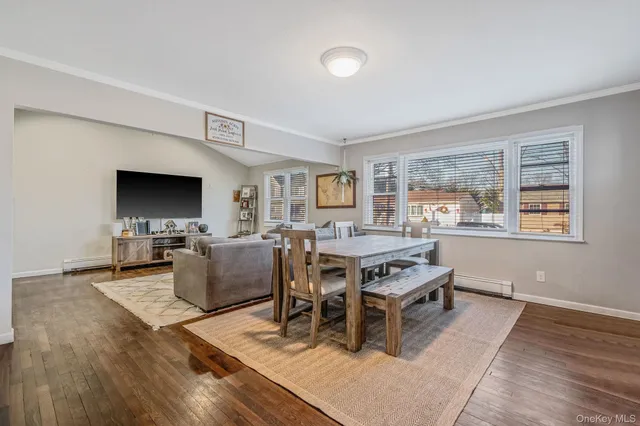 $625,000 | 792 Frankford Road, West Babylon, NY 11704